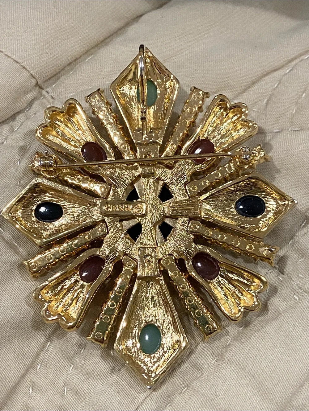 CINER Jewels of India brooch/pendant with Black, Green and Red glass Cabochons